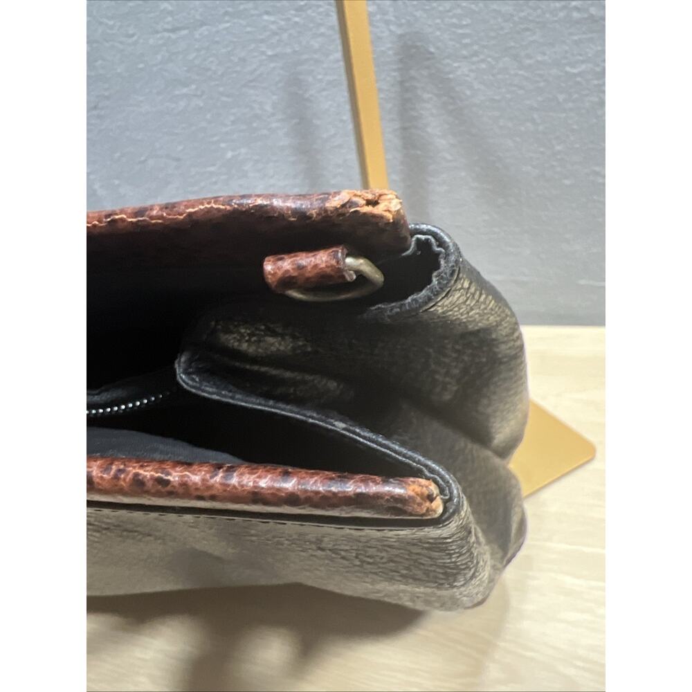 VGT Furla Made In Italy Pebble Handbag/Crossbody Bag Two Tone Color Black/Brown - Picture 15 of 16
